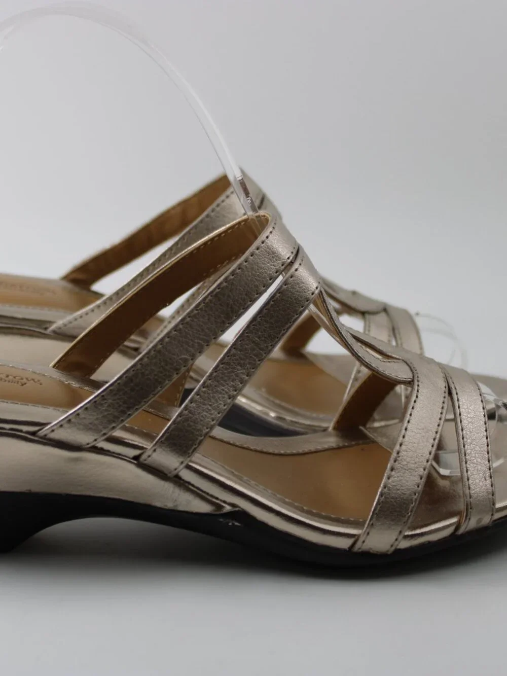 Croft &Barrow NWT Women Sandals Metallic Gold 8M Cushion Casual Hoop & L Wedge